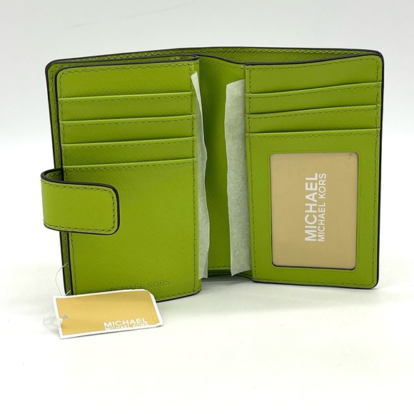 Michael Kors Medium Bifold Zip Corner Wallet - Picture 5 of 8